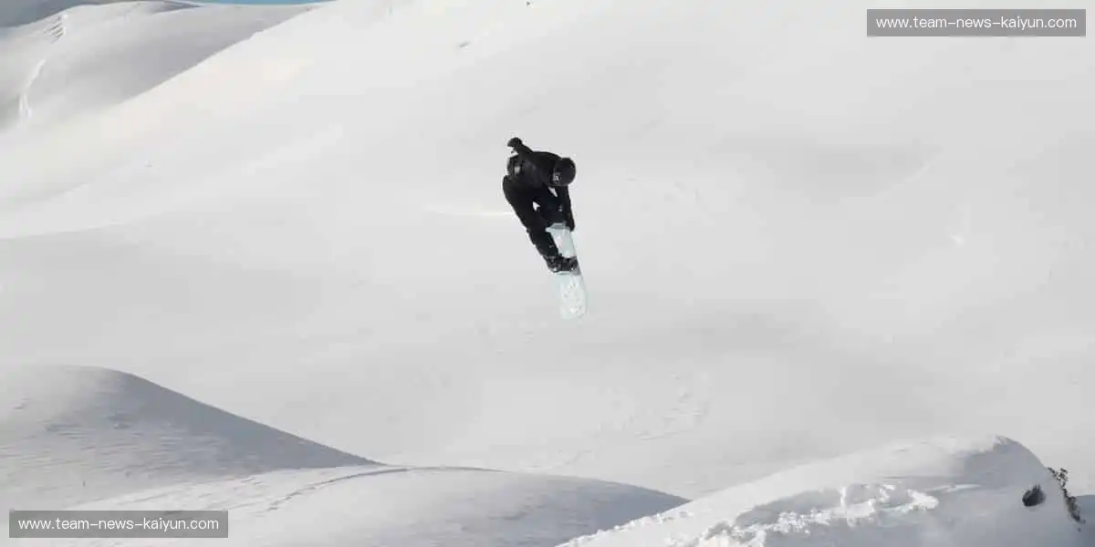 从赛场到生活，热爱不止！🎯 个性周边，让运动精神融入日常！