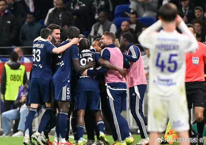 开云下载-米兰双杀国米，罗马翻车，这夜足坛剧本太刺激！|波尔图|国际米兰|AC米兰|ac米兰|球队_新浪体育_新浪新闻