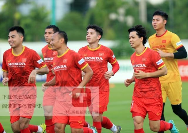 开云平台-越南队调整集训名单 邓文林接受手术补充征召门将